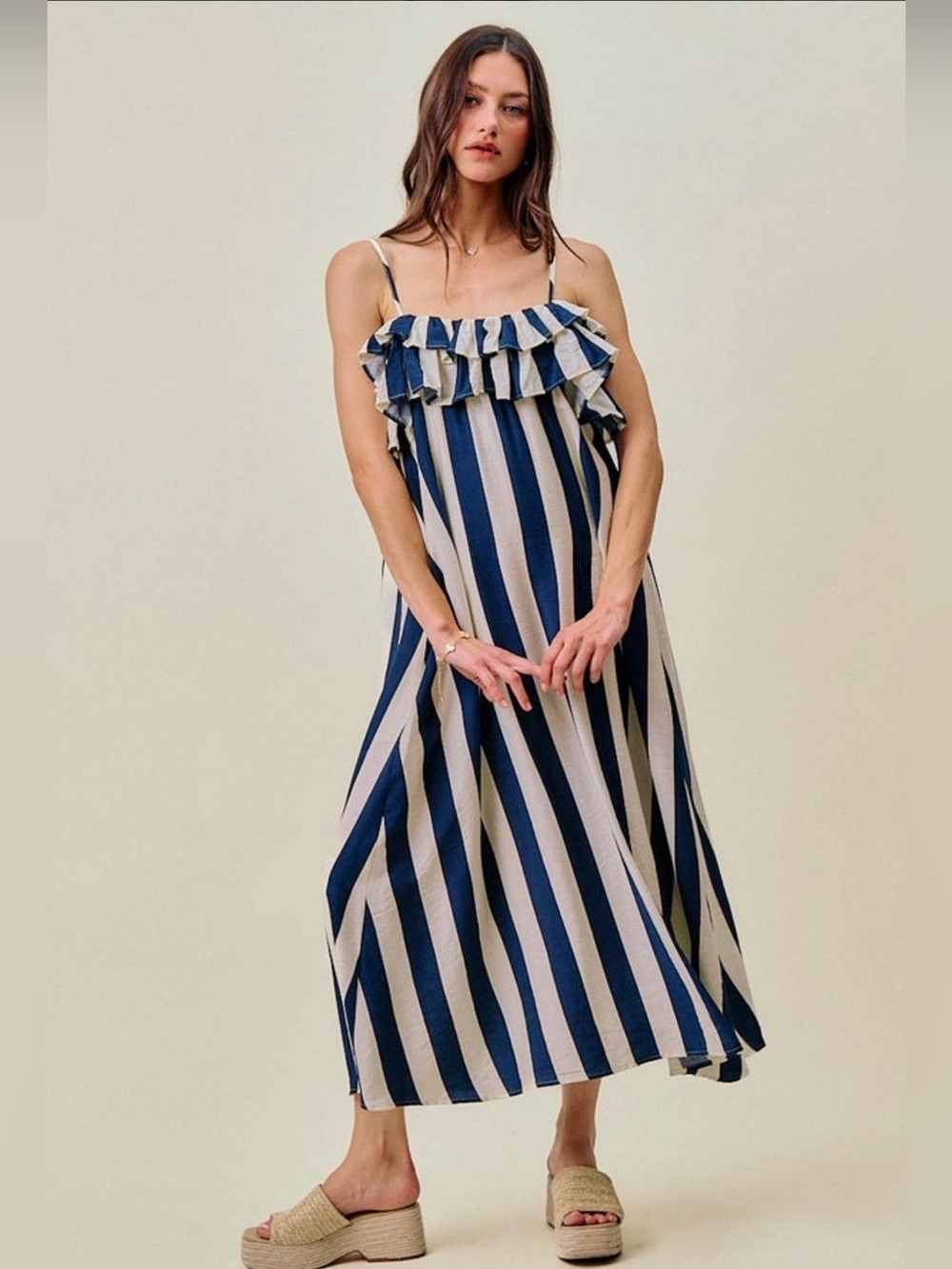 GORGEOUS NWT So Me Navy/White Midi Dress